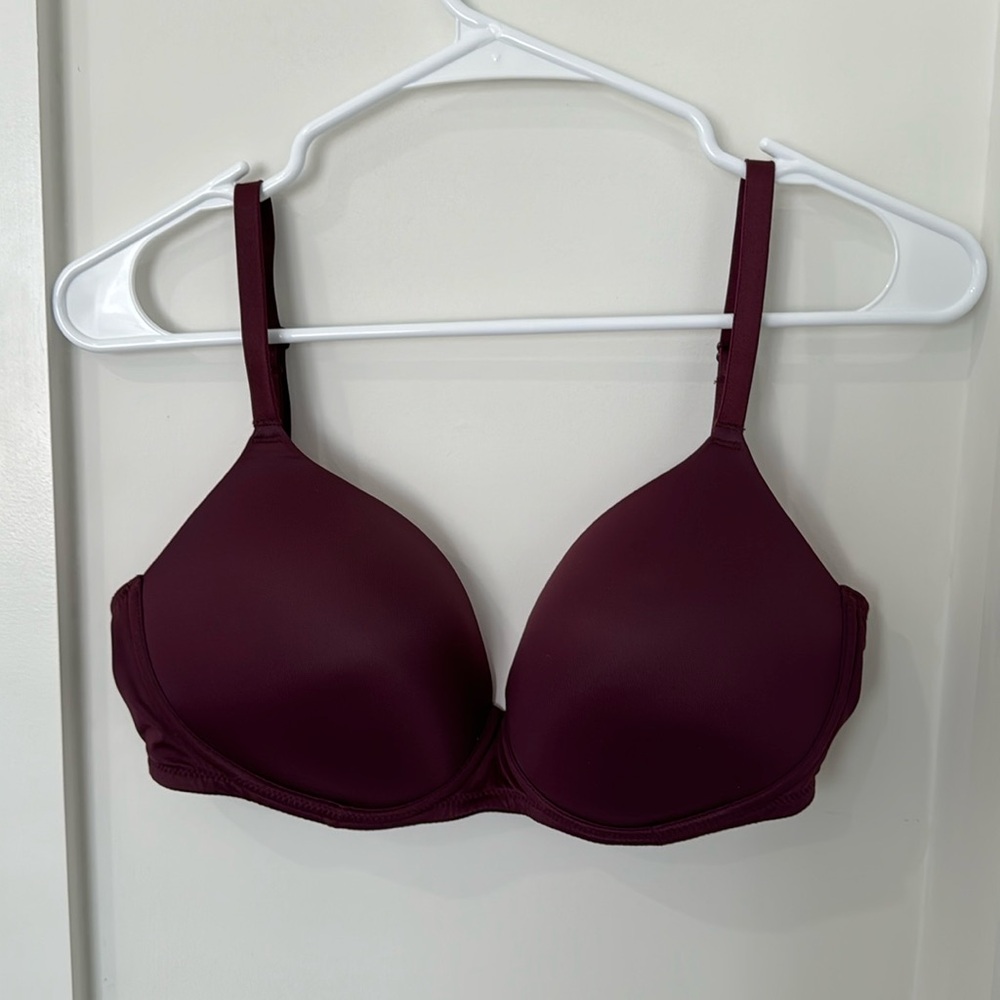 34DD pink victoria’s secret bra in burgundy - unwired. in great condition